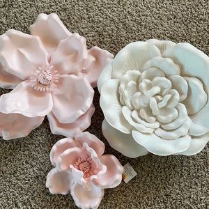 3 hanging flowers pink & white